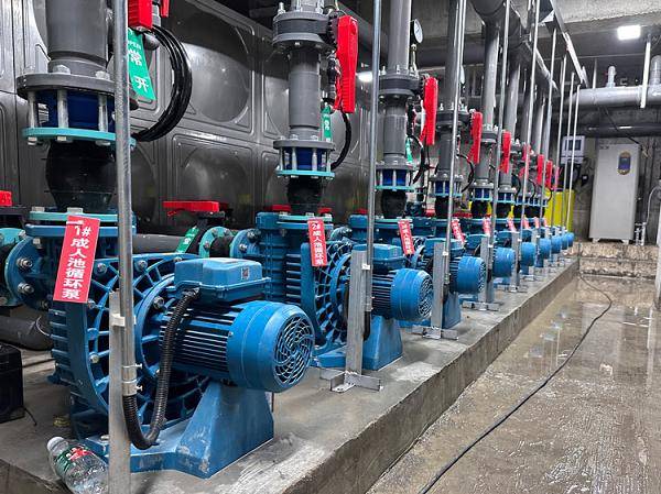 廣州千葉攜AQUA愛克泳池設(shè)備<strong></p>
<p>泳池設(shè)備
</strong>，推動貴州泳池項目高質(zhì)量落地:泳池設(shè)備
